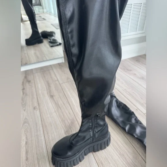 Letar Black Stretch Boots - Picture 5 of 13